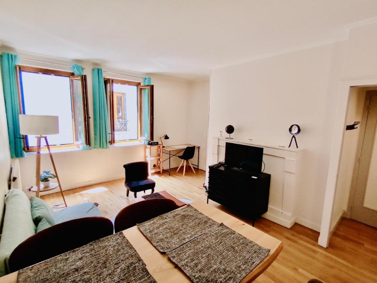 Appartement 2 Pièces Totalement Rénové Au Cœur De *