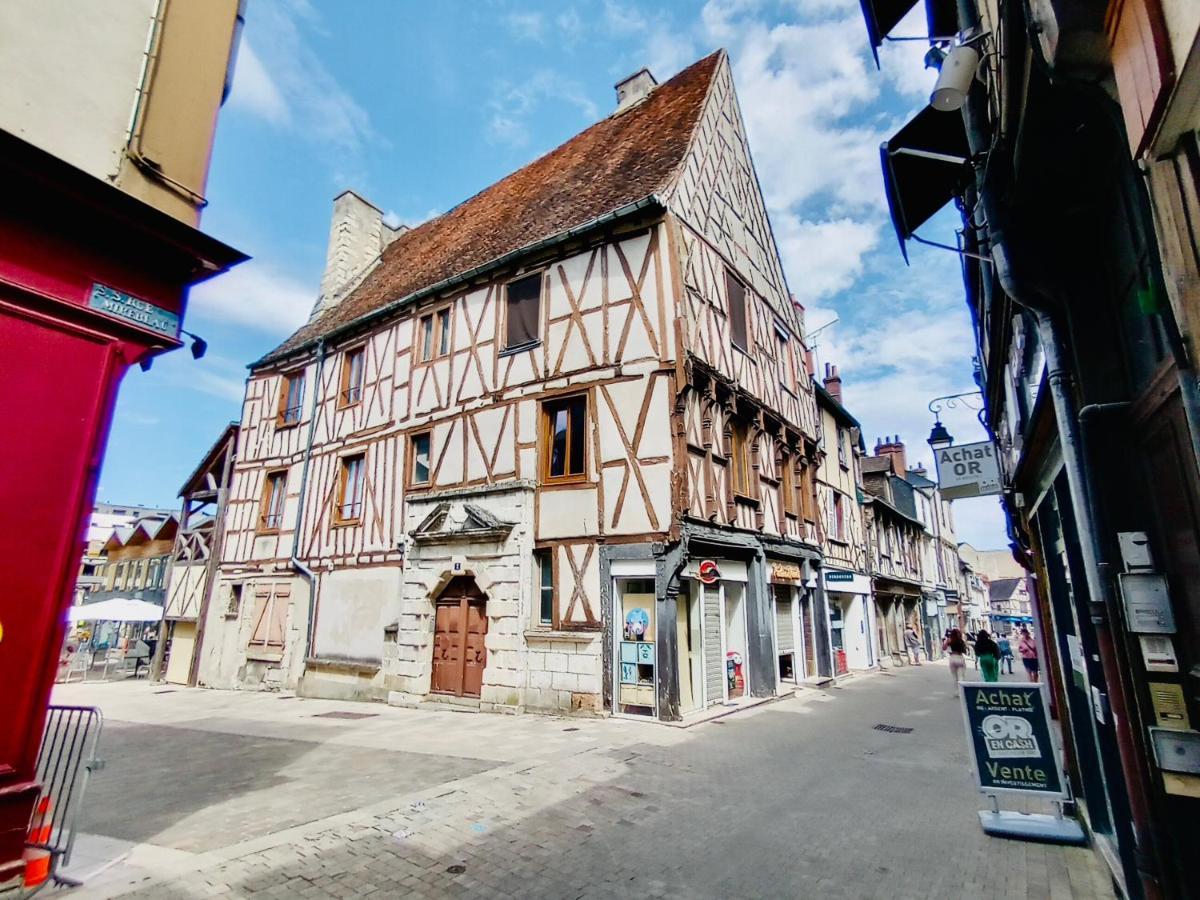 2 Pièces Totalement Rénové Au Cœur De Appartement *