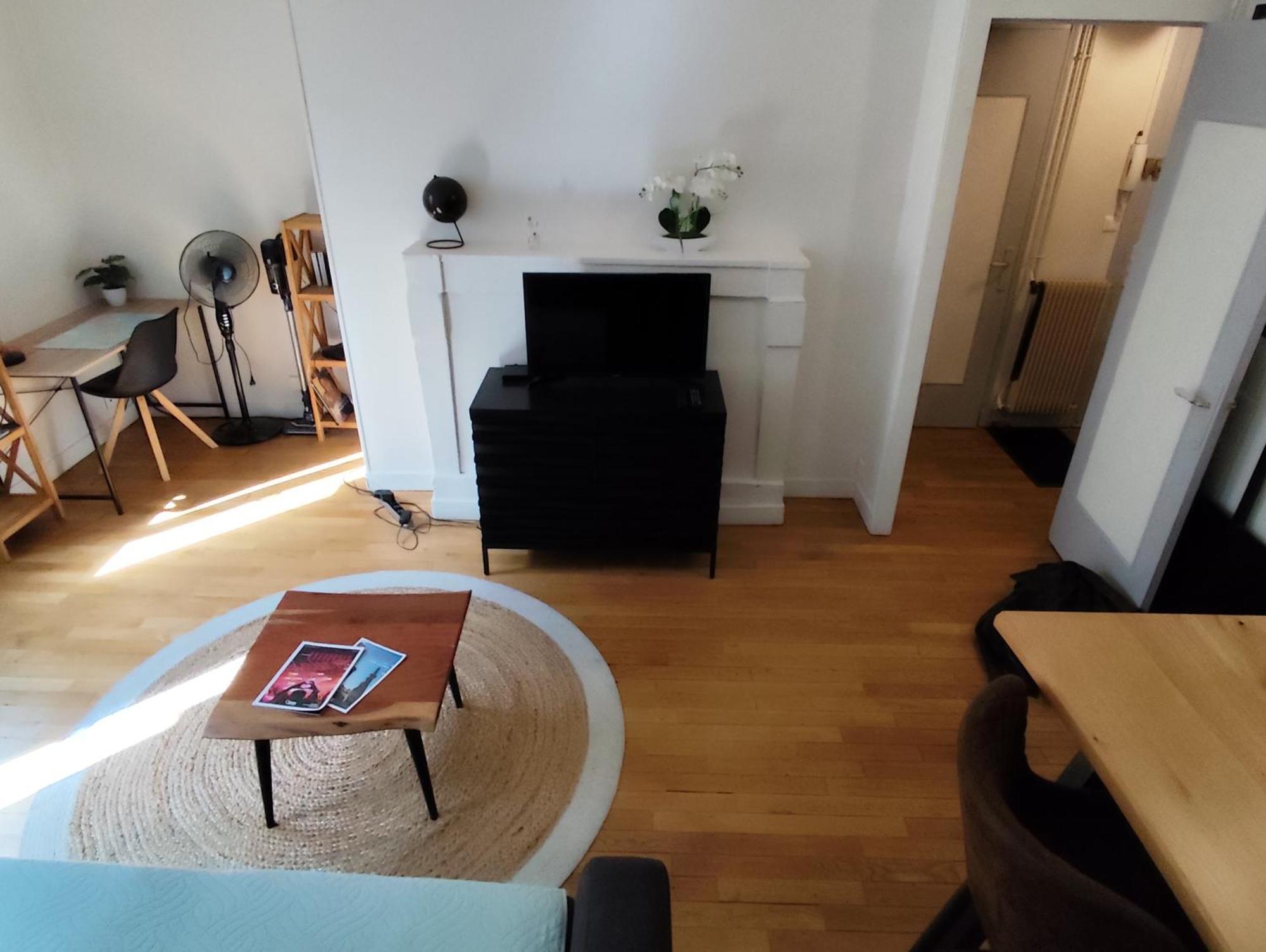 2 Pièces Totalement Rénové Au Cœur De